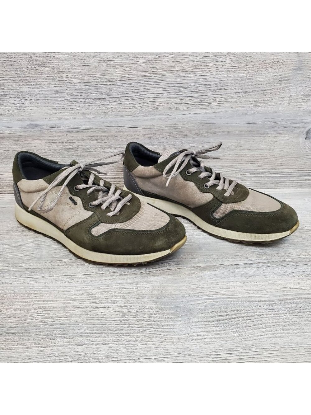 Ecco lace up sneakers in grape leaf/moon rock